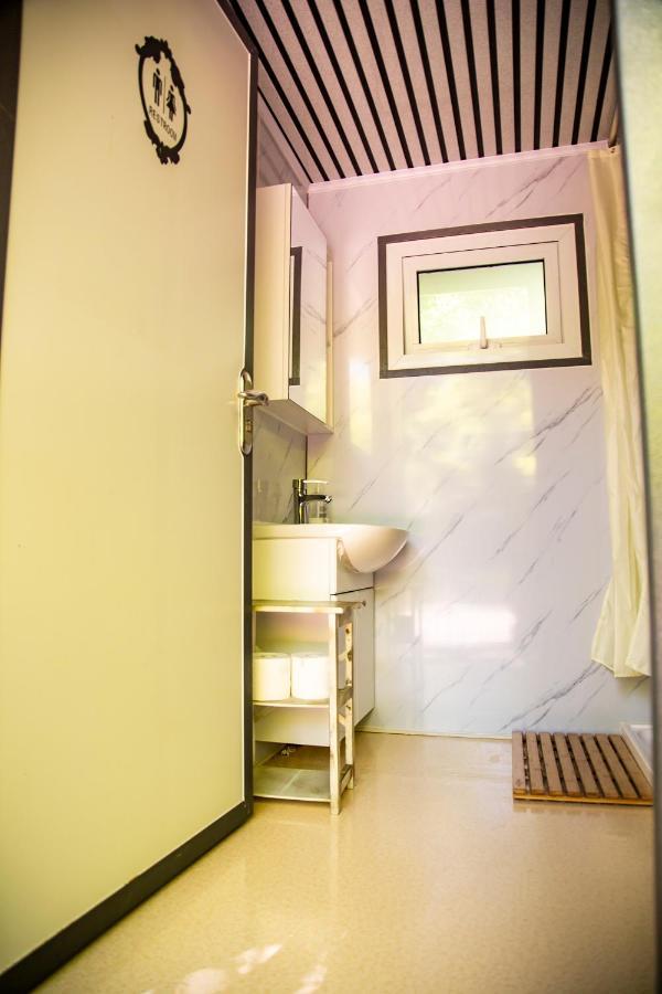 Dgg Woodland Escape Hotel South Barrow Bagian luar foto
