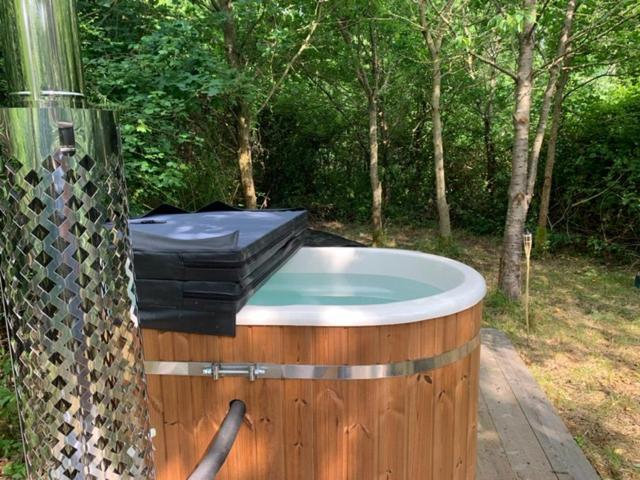 Dgg Woodland Escape Hotel South Barrow Bagian luar foto