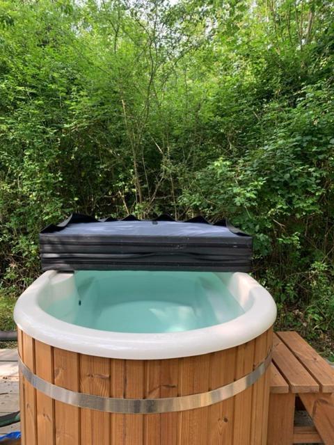 Dgg Woodland Escape Hotel South Barrow Bagian luar foto